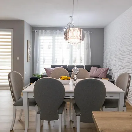 Διαμέρισμα Mg Just Enjoy By Rv - Free Parking & 9 Min To The Βάρνα